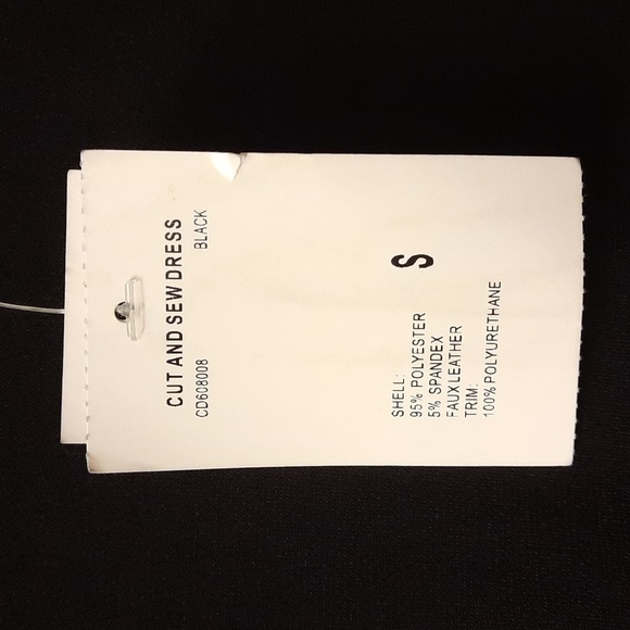 NWT, Carmen Marc Valvo Cold Shoulder Cut and Sew Dress - Picture 10 of 13